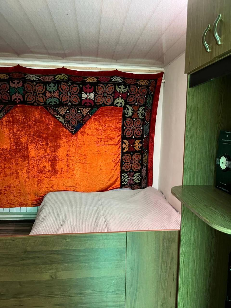 "Bilim" Guest House Tamchy Екстериор снимка